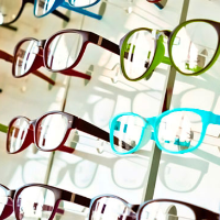 Descuentos especiales en lentes ópticos y de contacto en Ópticas